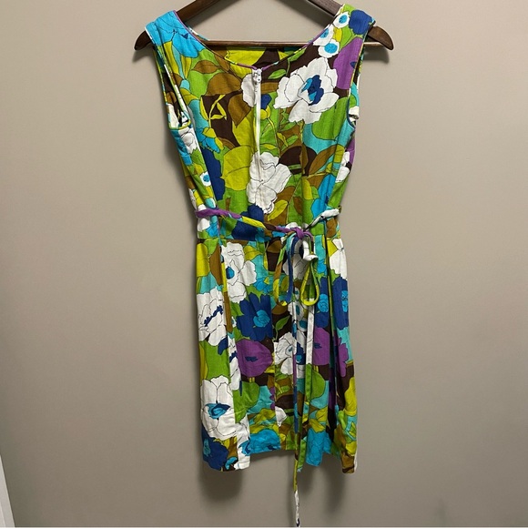 Vintage 60s Mini Dress With Bold Floral Pattern - Picture 8 of 13